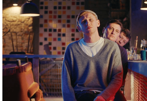 Ховаючи колишню